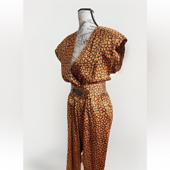 Vintage Pants - Vintage 70s 80s On The Rocks Animal Print Short Sleeve Belt Jumpsuit Romper